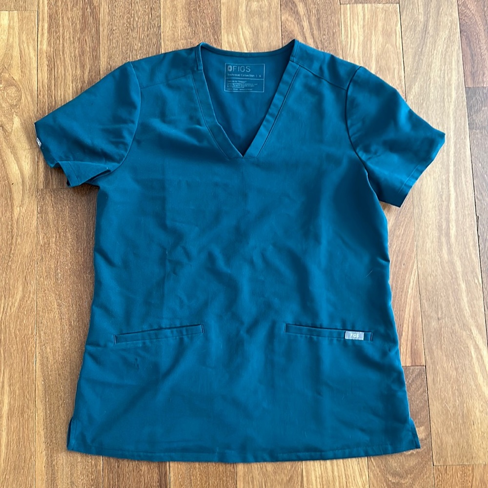 FIGS scrub top size Small PO 1617